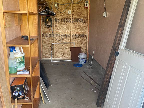 5th image of 112 N Parls St