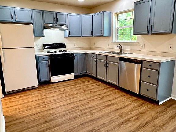 64 Zachary Dr - Kitchen View 2
