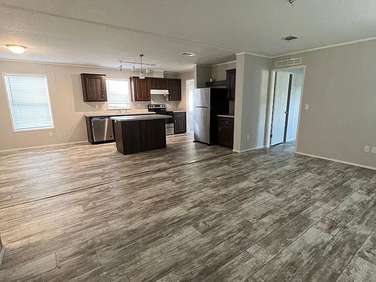 22992 Tradewind Rd — Photo 10
