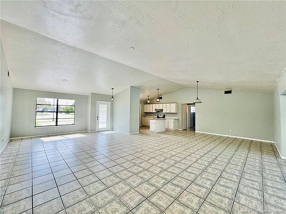 3rd image of 1499 SE Port Saint Lucie Blvd