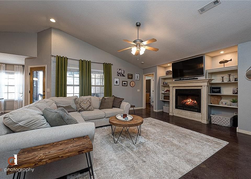 1st image of 1008 S Hoddle Pl