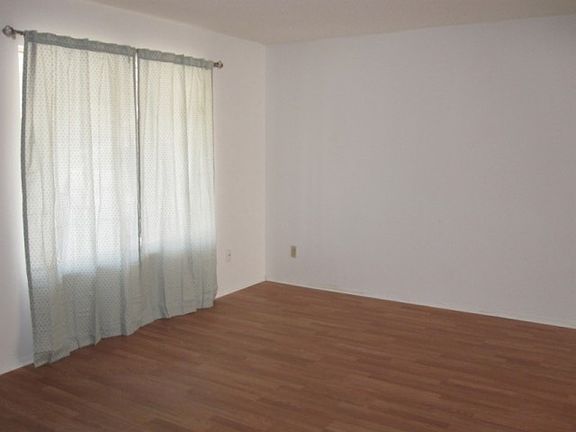 5th image of 5615 W Villa Maria Dr