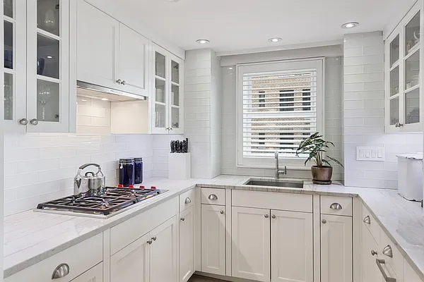 Sold by Corcoran | media 21