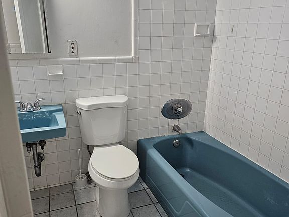 4th image of 18 Walley St #1