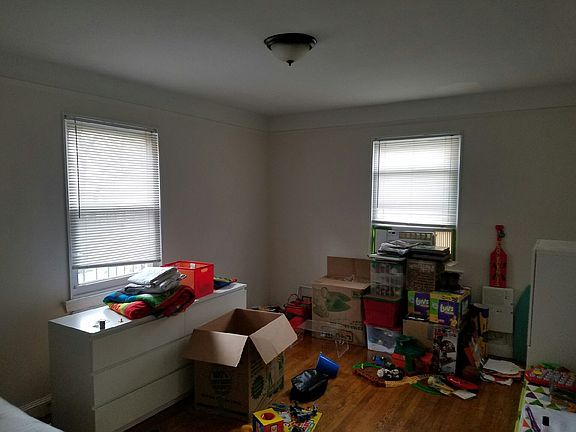 3rd image of 2337 Wallace Ave #2