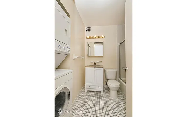 Sold by Douglas Elliman | media 26