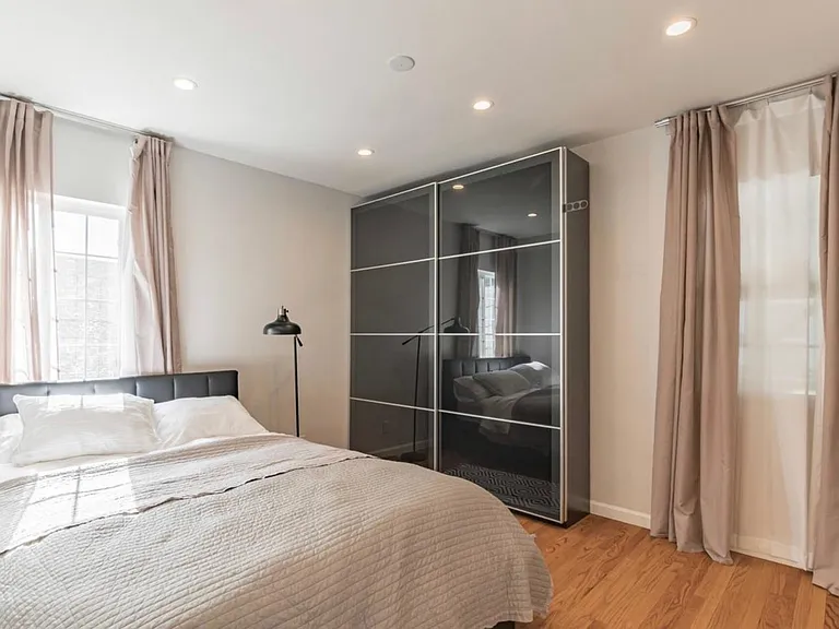 8130 Saint Clair Ave — Photo 7