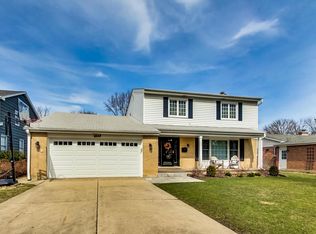 324 W Prospect Ave, Lake Bluff, IL 60044