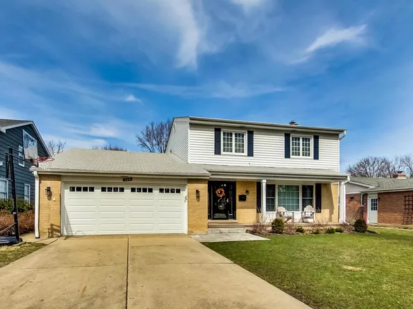 324 W Prospect Ave, Lake Bluff, IL 60044