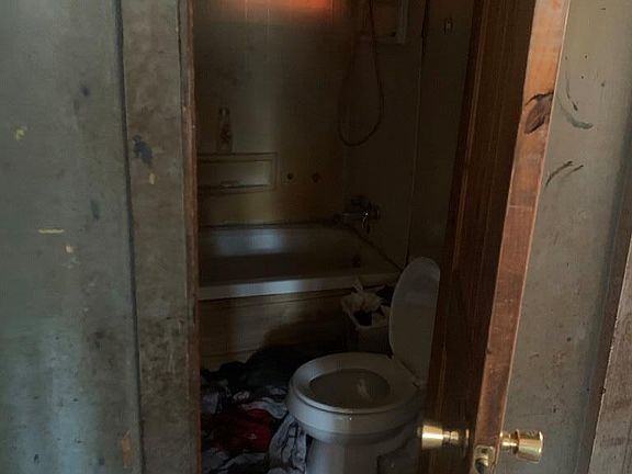 5th image of 354 Cleveland St