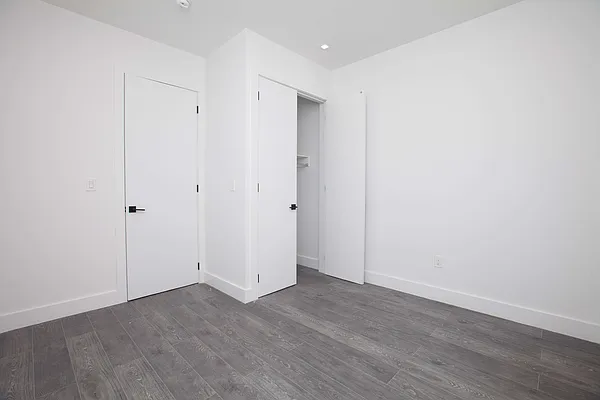 Rented by Nooklyn NYC LLC | media 44