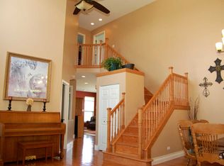 600 Suncrest Dr, Aurora, IL 60506