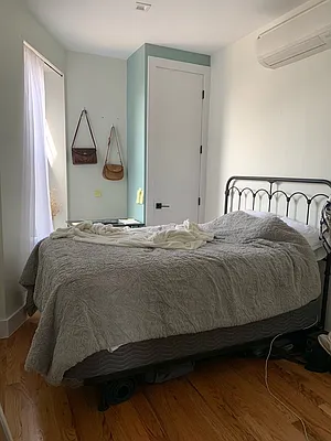 Rented by Greenrock Management | media 28