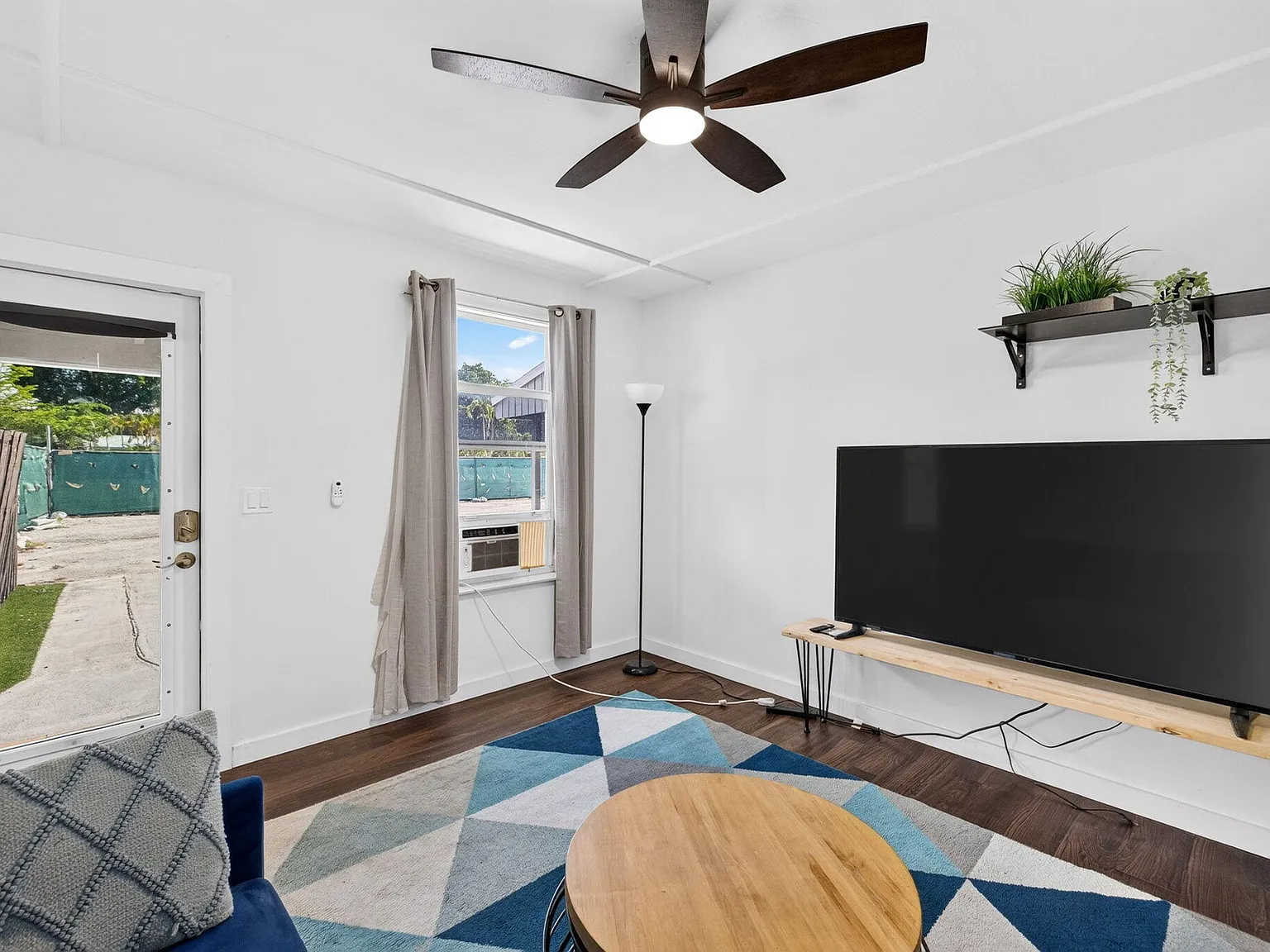 1 bed, 1.0 bath, 672 sqft, $2,100 — Photo 4