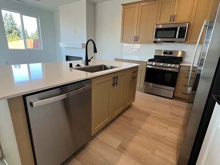 17828 NW 10th Pl #17828 — Photo 5