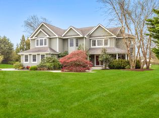 22 Parrish Pond Ln, Southampton, NY 11968