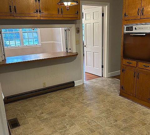 5th image of 211 Neal St