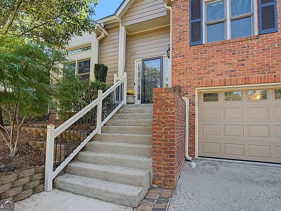 3rd image of 820 Kenley Walk