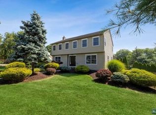 2 Farmstead Ln, Wayne, NJ 07470
