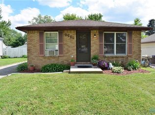2722 Portland St, Oregon, OH 43616
