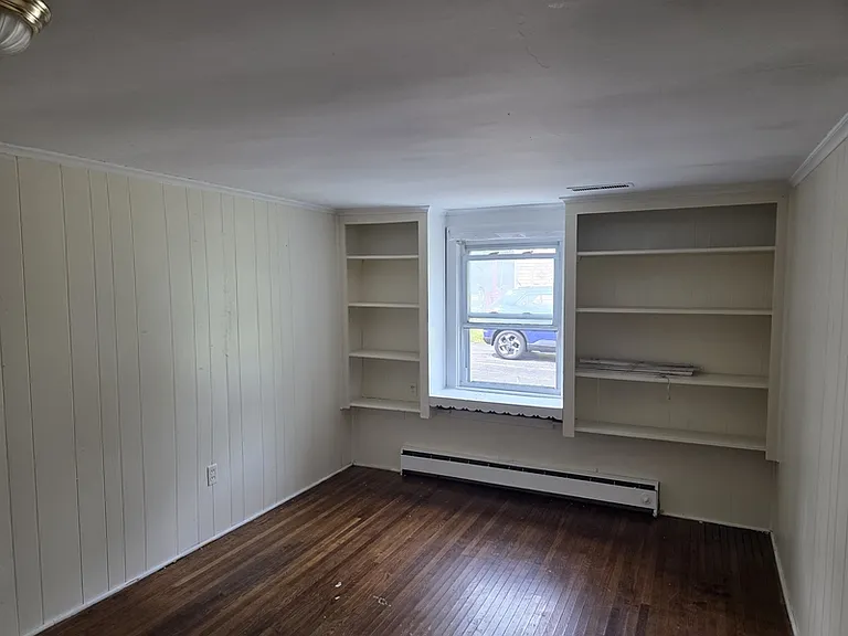 205 Haussauer Rd — Photo 6