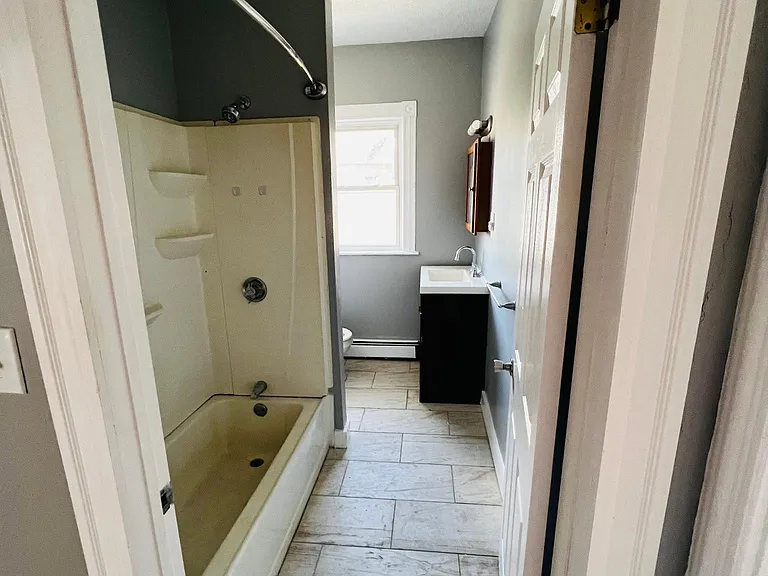 75 Moore St #3 — Photo 8