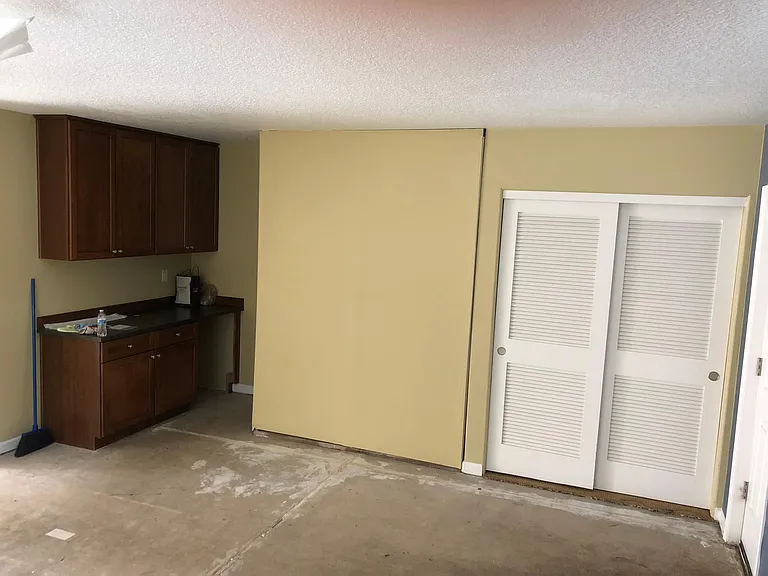 1st floor - Garage