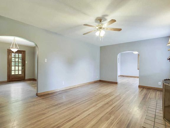 2nd image of 1024 Oglewood Ave