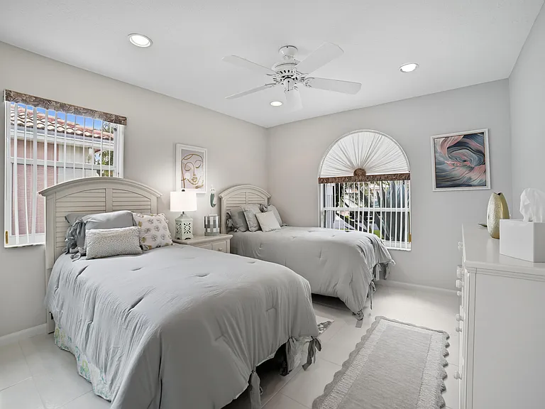 12573 Coral Lakes Dr — Photo 17