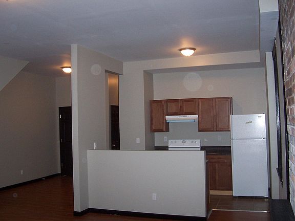 4th image of 3743 Wisconsin Ave #Townhouse