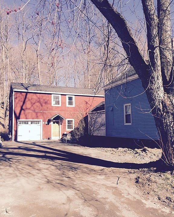 2nd image of 225 Nonotuck St #A