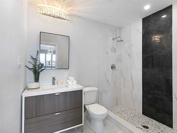 5th image of 1440 Saint Clair Ave