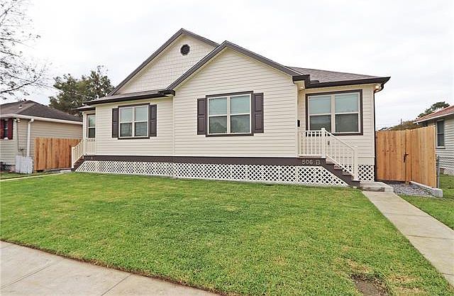 1st image of 506A Mayflower Dr