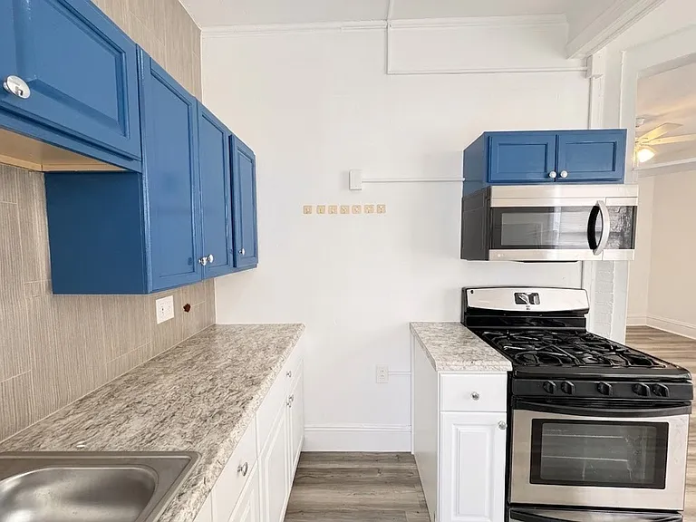 5809 Hobart St #2 — Photo 4