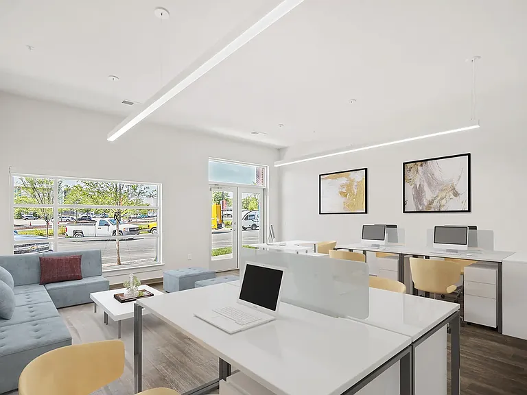 Metropolis Apartments — Photo 28