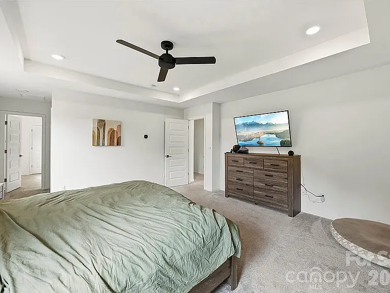 152 Lancashire Ct — Photo 7