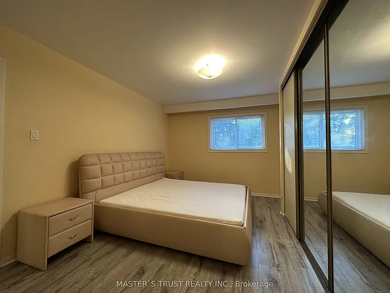 32 Castle Harbour Ln — Photo 6