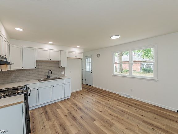5th image of 1218 W 44th St