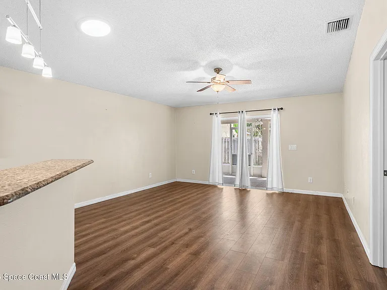 4211 Swanna Dr — Photo 18