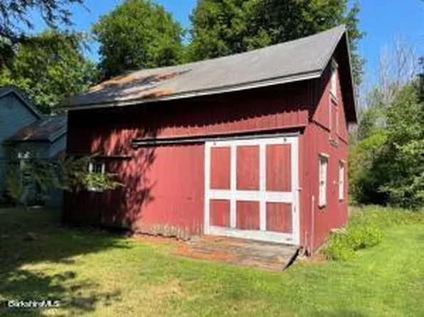 41 Main St, Stockbridge, MA 01262