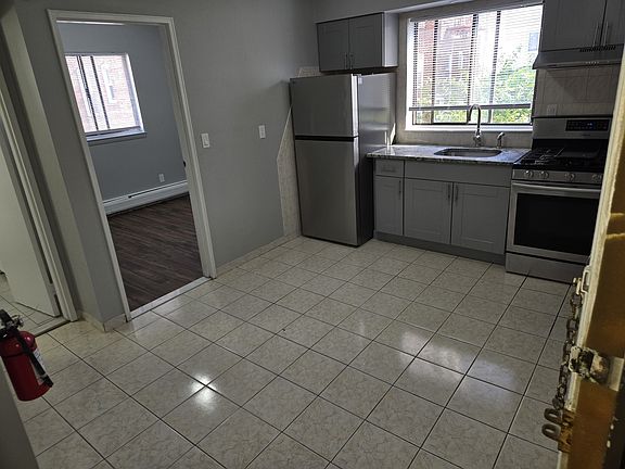 5th image of 17-19 68th St APT 15