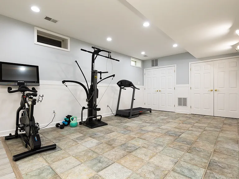 13576 Highland Rd — Photo 27