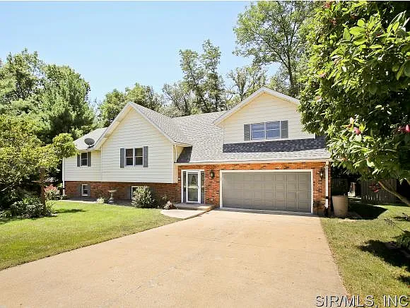 26 Sequoia Dr photo 1
