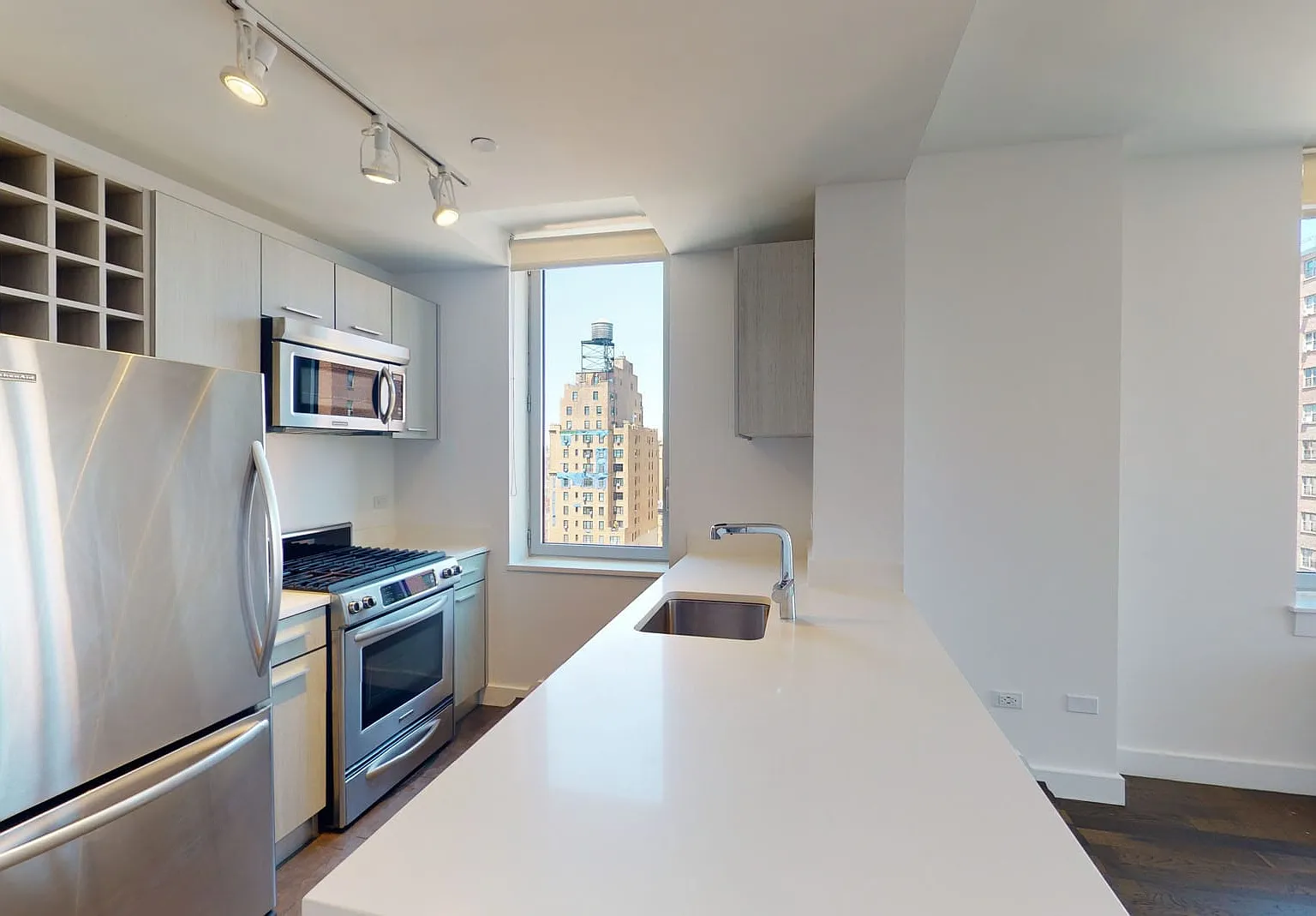 801 Amsterdam Ave — Photo 2