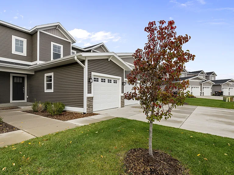 Jamestown Meadows — Photo 14