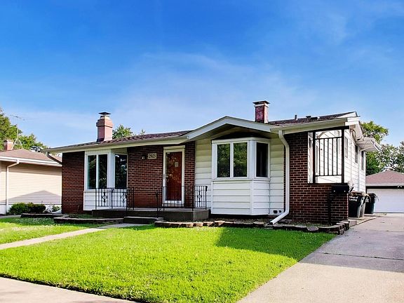 2nd image of 2925 E 188th Pl