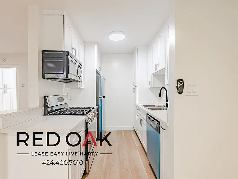 1333 N Kingsley Dr #10 — Photo 2