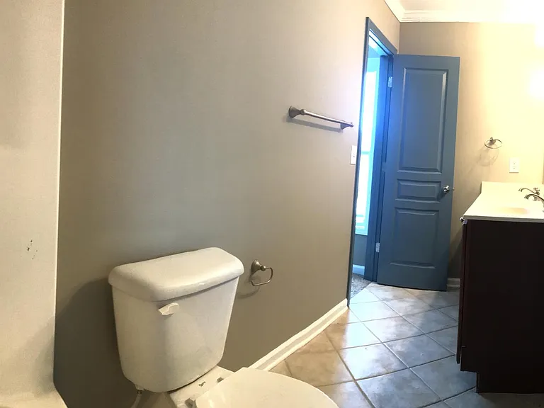 jack & jill bathroom