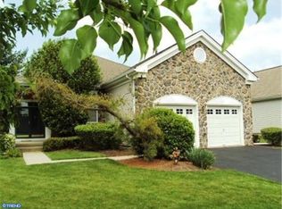 3 Temple Ct, Pennington, NJ 08534