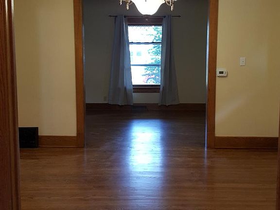 4th image of 4921 Davenport St